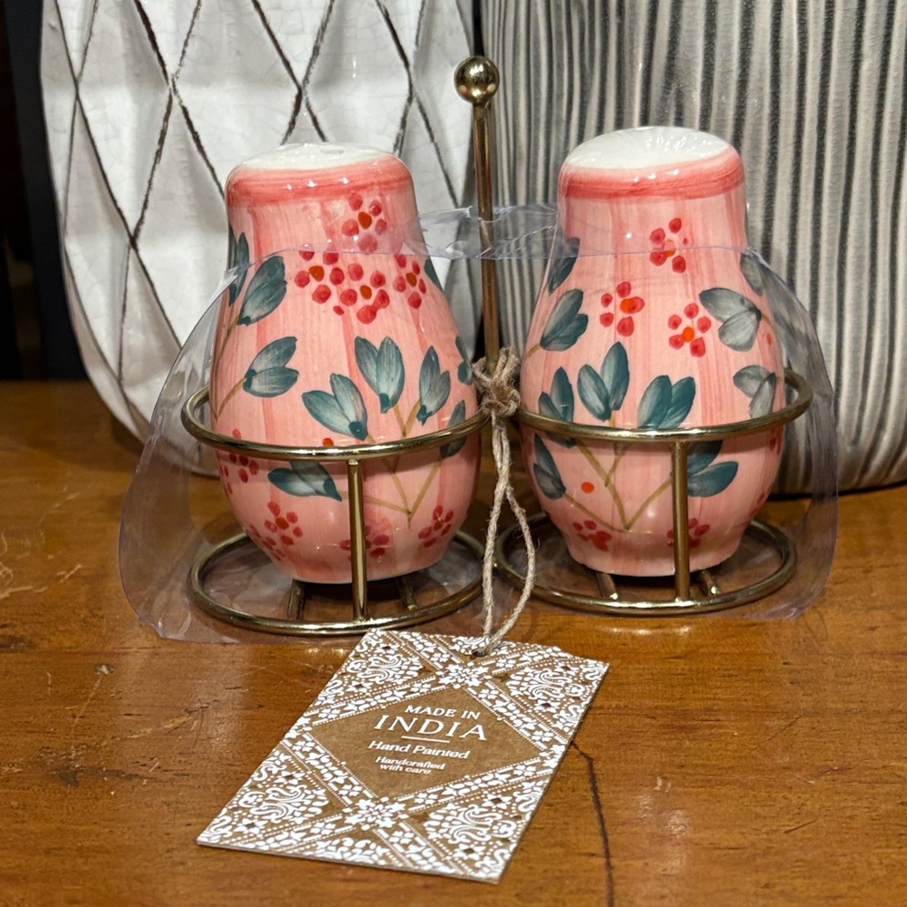 Salt & Pepper Shakers in Stand Handcrafted & Hand Painted Made In India NWT